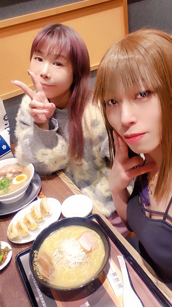 寒い夜はラーメンが美味しいね🍜🍥ฅ(ᯫ᳐⦁⩊⦁ᯫ᳐)ฅ
#ラーメン花月 #深夜めし #飯テロ