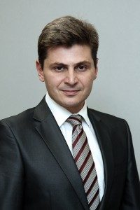 2PAzkjh6oFRW77D's tweet image. Όσα τα κόμματα τόσα και τα χρώματα .