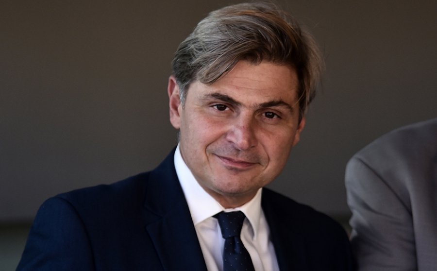 2PAzkjh6oFRW77D's tweet image. Όσα τα κόμματα τόσα και τα χρώματα .