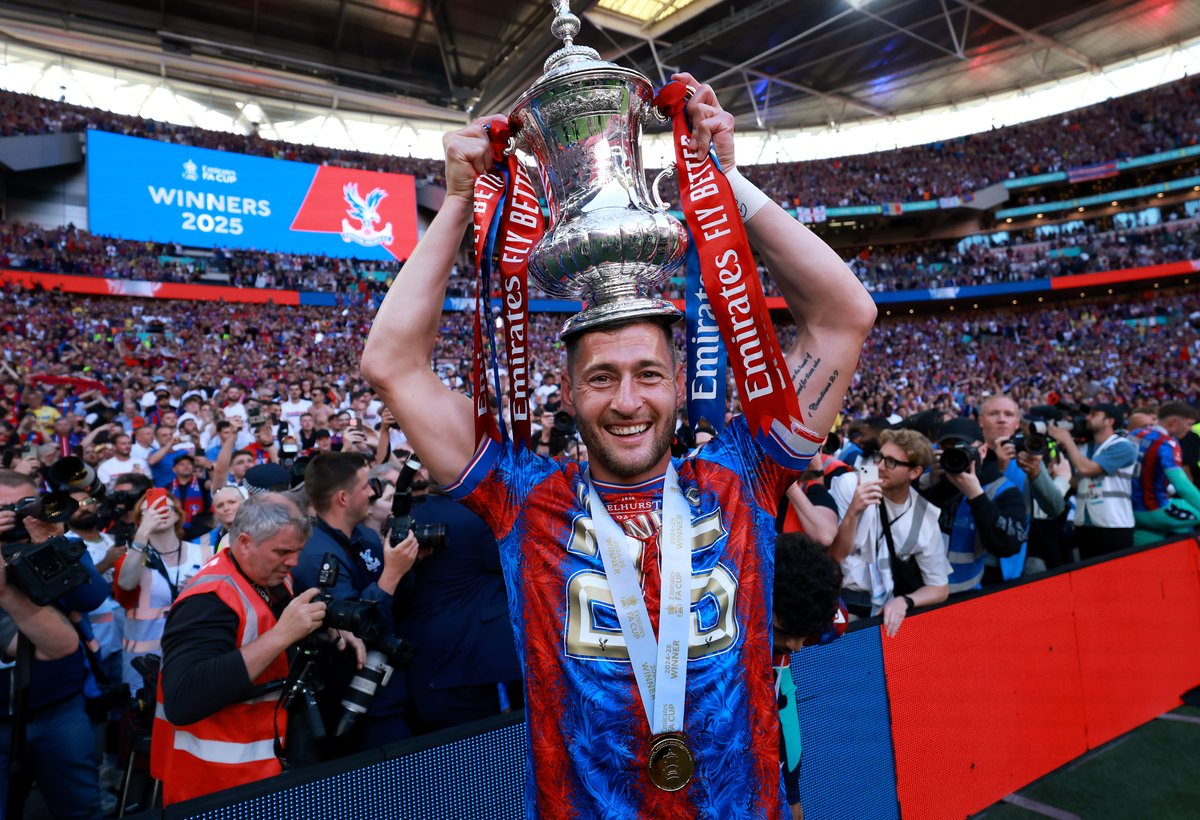 SimonJones_DM's tweet image. Crystal Palace hero Joel Ward is close to joining Swansea. Click here for the full story and all today's transfer news - including Jack Wilshere's plan to bring Manchester City winger Emilio Lawrence to Luton: dailymail.co.uk/sport/football…