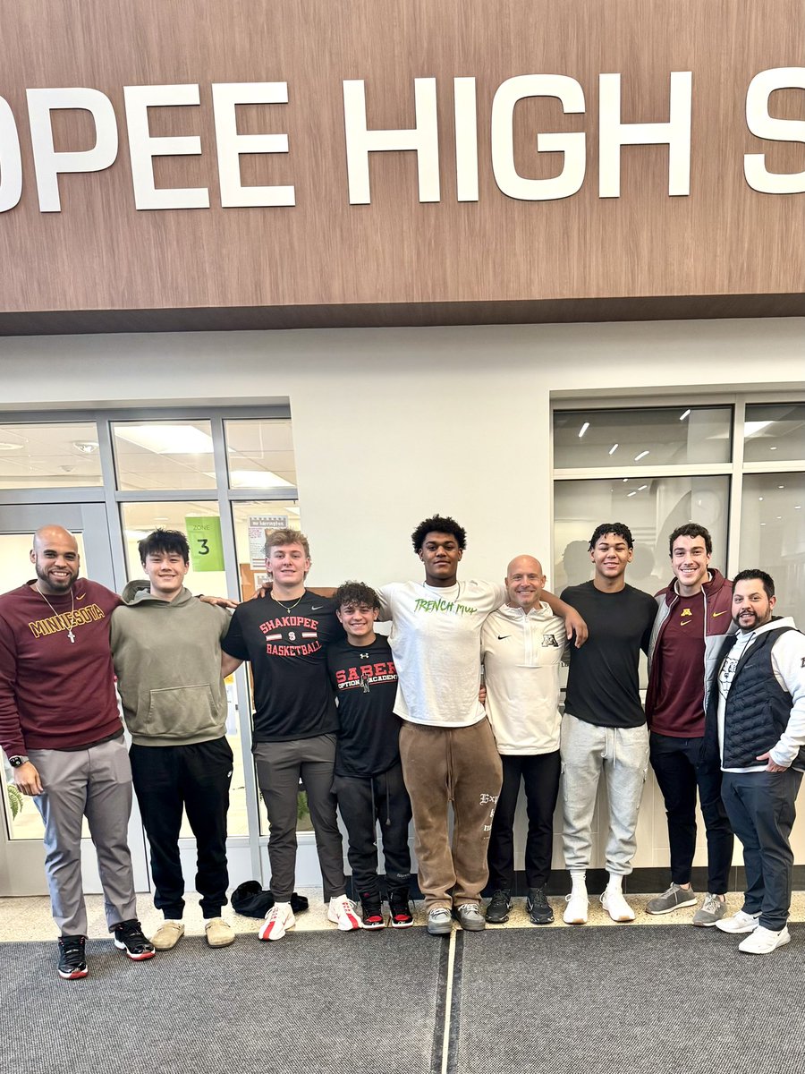 SaberFootball16's tweet photo. Big thanks to @GopherFootball for visiting with on our ‘27s today!  #RTB
@Coach_Fleck 
@marianosori_ 
@Coach_DCollins 
@Coach_CJRobbins 
@CoachBetton44

@BlakeBetton 
@Nehemiah_Ombati 
@JaxonBrown5908 
@andrew_mcgee27 
@Bloughlin10 

@RyanBurnsMN 
@GregSmithRivals 
@AllenTrieu https://t.co/IHgKwd0Nj6