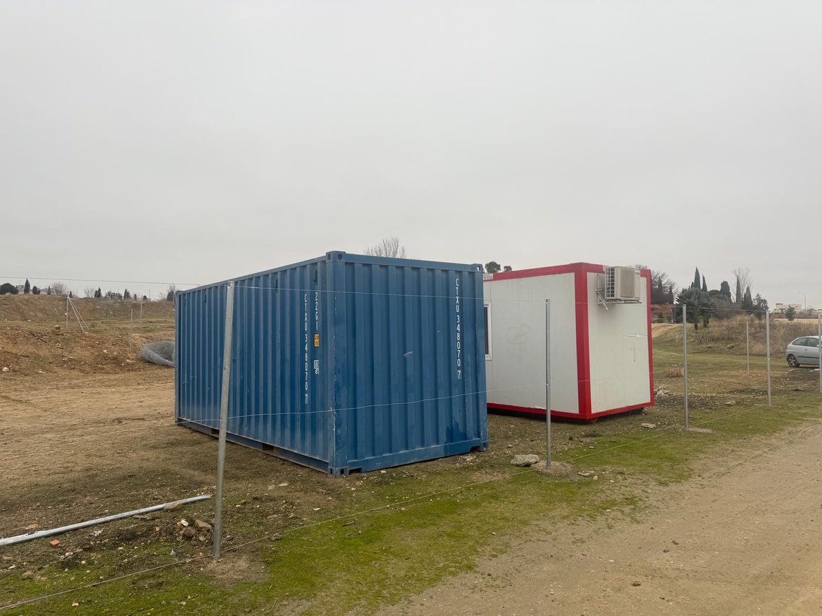 nomegacanton's tweet image. Y ha puesto una caseta más. ¿Duplicando los esfuerzos? @bcarabante y @AlmeidaPP_