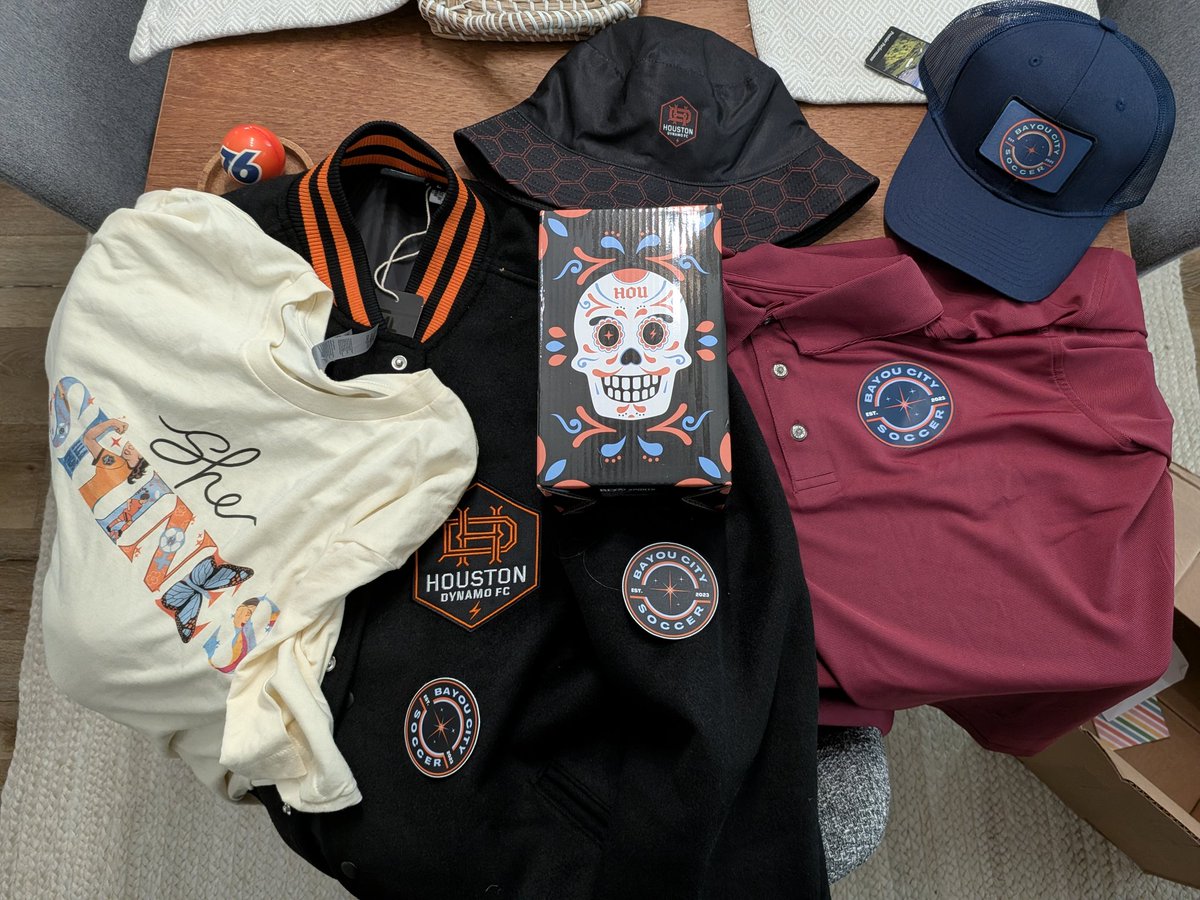 CWH_Sipher's tweet photo. Shout-out to @BayouCitySoccer @wegotsoccer for hooking me up with some @HoustonDynamo swag!
Bayou City Soccer posts the best and latest news on everything and anything Houston Dynamo related! Follow them and listen to their podcast for some top tier banter! https://t.co/bdbw96GIAk