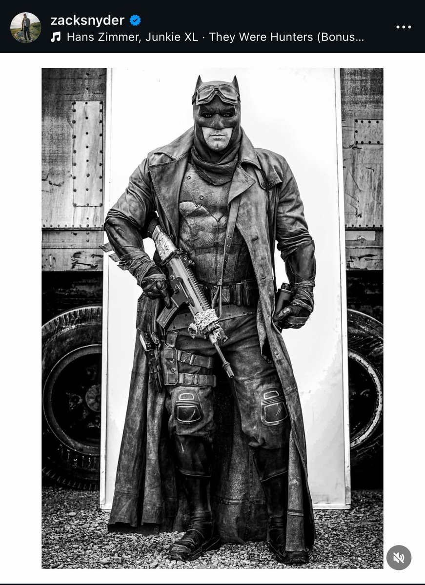 BatfleckMovie's tweet image. Zack Snyders new Instagram post of Ben Afflecks Batman!!!! 
#RestoreTheSnyderVerse