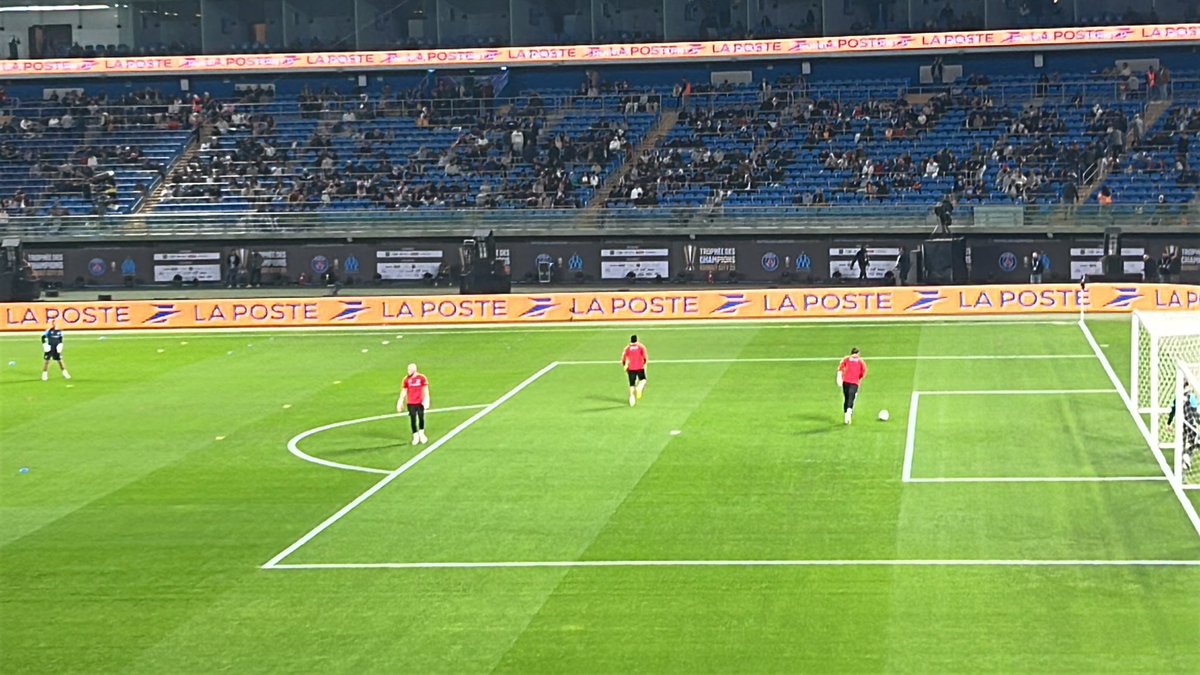 #PSGOM la compo de l’OM face au PSG ce soir au Koweït 🇰🇼 avec Gouiri titulaire !!!

Rulli - Weah Pavard Balerdi (cap) Medina Emerson - Hojbjerg Kondogbia  - Greenwood  Gouiri Paixao

<a href="/OM_Officiel/">Olympique de Marseille</a> #TeamOM <a href="/maritimamedias/">Maritima Médias</a>
