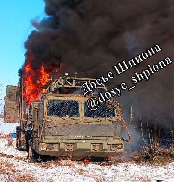 🔥Burning radar of the Russian S-350 air defense system, possibly 50N6A. The attack was carried out using two strike-drones. Donetsk Region. January 5, 2026.