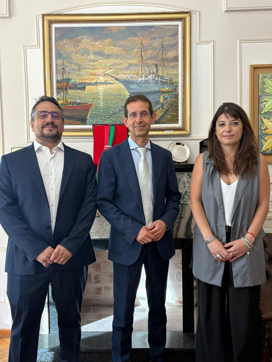 el Cónsul General Nicola Bazzani se reunió con la  Subsecretaria de Relaciones Institucionales Ornela Scarano y con Andoni Freije, representante del área de Culto. El objetivo fue conocerse y dialogar sobre futuras propuestas culturales del Consulado con el <a href="/MunicipioBahia/">Municipio Bahía Blanca</a>  🇮🇹🇦🇷