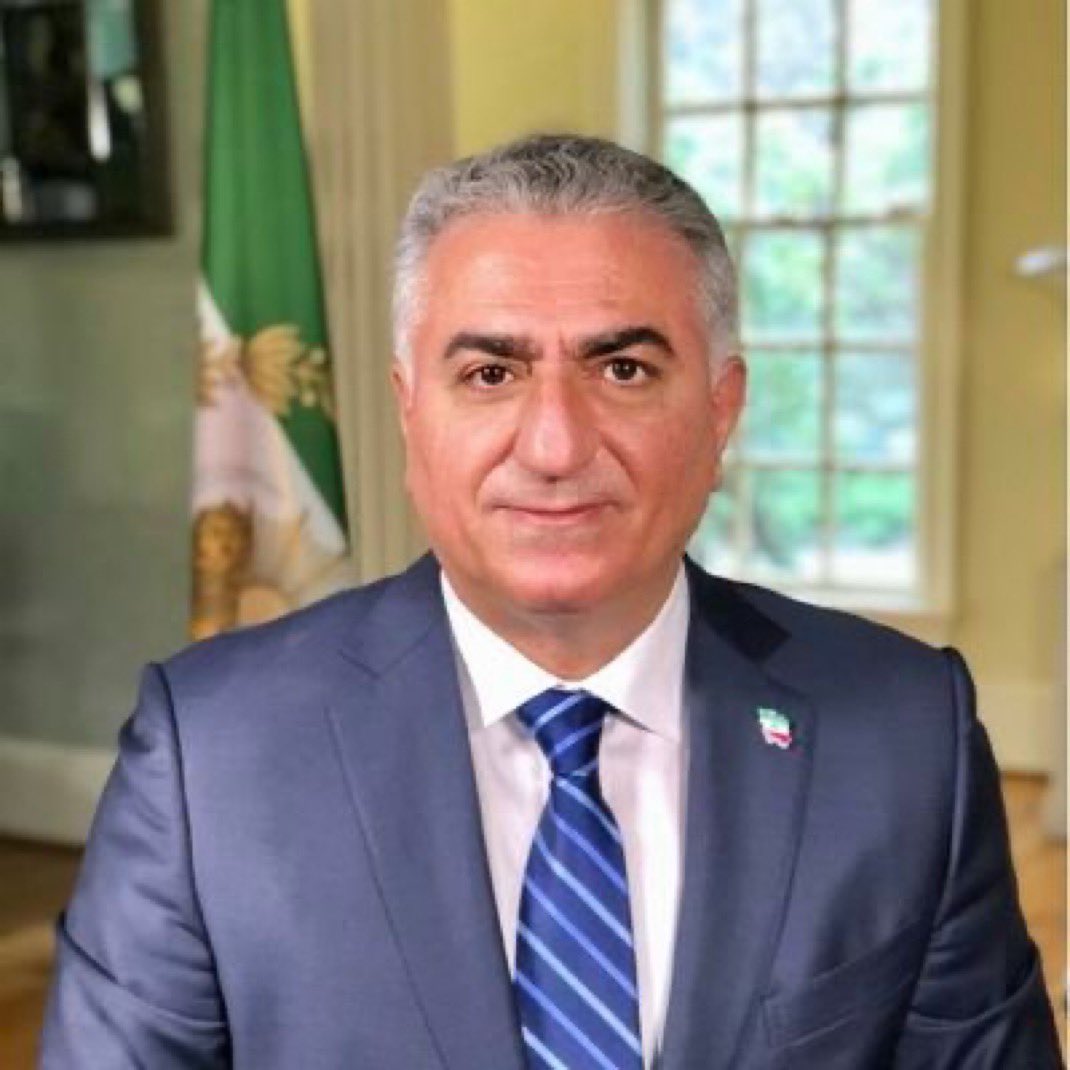 visegrad24's tweet image. BREAKING:

Crown Prince @PahlaviReza’s speech to the Iranian nation:

“Great nation of Iran, the eyes of the world are fixed upon you. Take to the streets and, in united ranks, shout out your demands.

I warn the Islamic Republic, its leader, and the Revolutionary Guards that the…