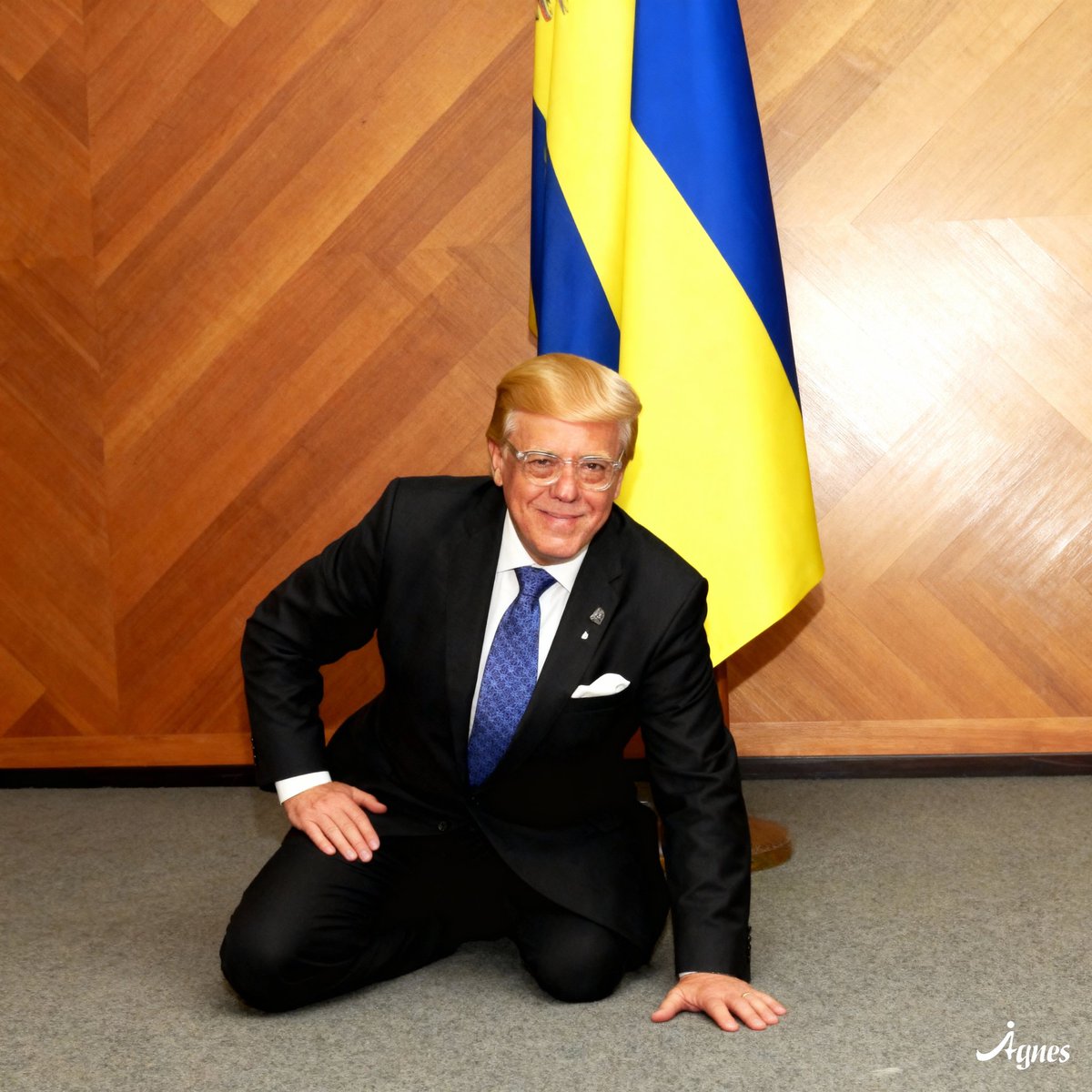 "Jorge Rodríguez" lo entendió perfectamente . Está rodilla en tierra