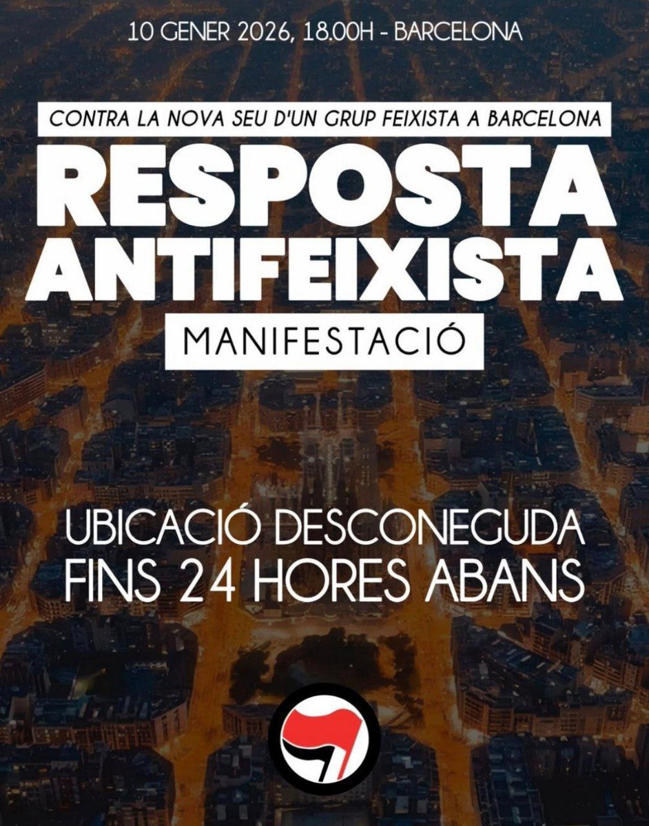 Dissabte totes de negre i ben abrigades. 
#ANTIFA #BarcelonaAntifeixista
