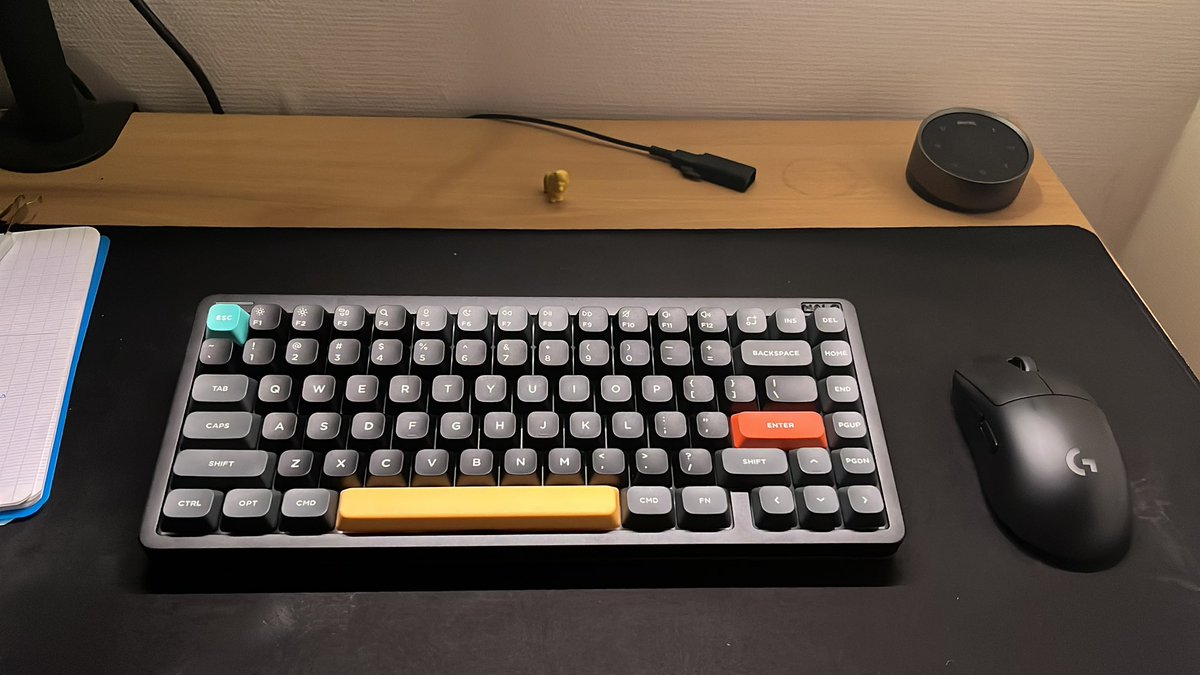 glazk0's tweet photo. Recently ditched my old Corsair K55 for a little NuPhy Halo 75 V2

Really happy of the build quality, going from a ISO to ANSI layout is the difficult part 🤡 https://t.co/0d8fVRfE3B