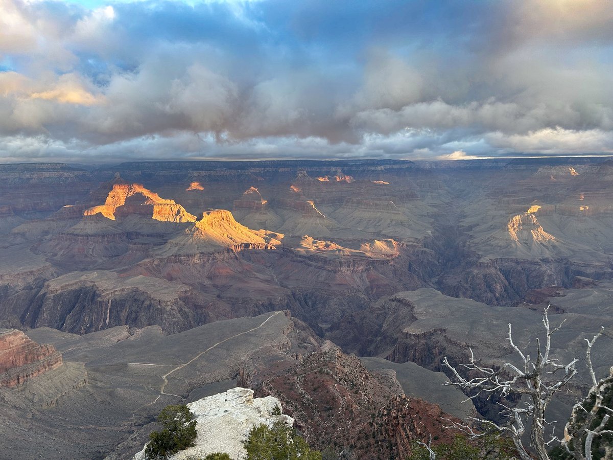 “It is never the same, even from day to day, or even from hour to hour.” — Clarence Dutton, 1885

Get ready for winter at Grand Canyon National Park! With light snow yesterday afternoon and evening, the National Weather Service in Flagstaff anticipates additional snowfall today,