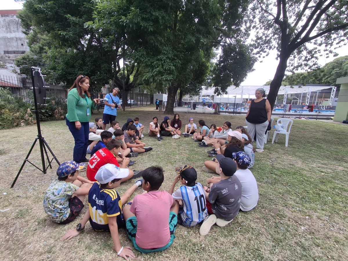 Administración Gubernamental de ingresos públicos (AGIP) en las #ColoniasBA #Pereyra 
A través de propuestas lúdicas y creativas, las niñas y los niños descubren qué son los impuestos, para qué sirven y cómo se relacionan con los espacios públicos que usamos todos los días 🏫🌳