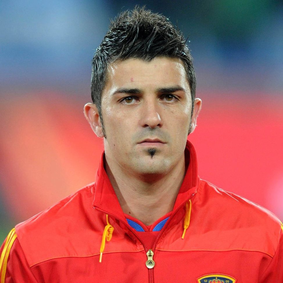 MadridXtra's tweet image. 🗣️ David Villa: “Gonzalo García has proven he’s both a classic 9 and a striker with more mobility.

Maybe he doesn’t look like a very tall striker, or a pure #9 like Haaland or Llorente, but he handles himself very well in the box, creates a lot of space, and finishes well.

He’s…