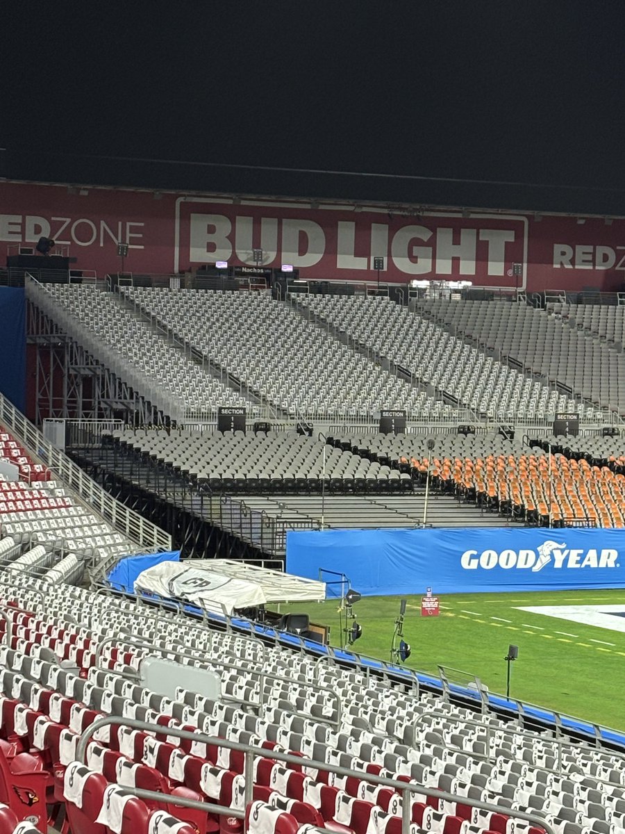 CanesFootball's tweet image. Ready to welcome our Canes Family to Arizona! 💪

#GoCanes | @CFBPlayoff