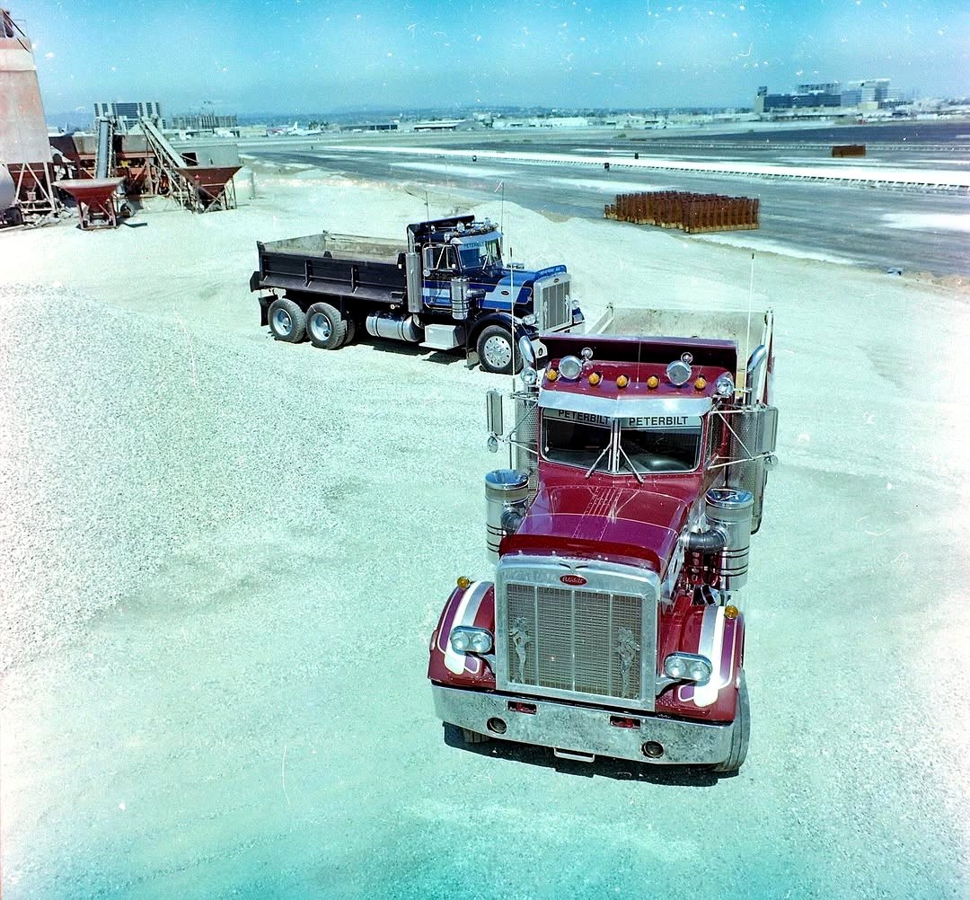 PeterbiltMotors's tweet photo. #TBT to the classic Peterbilt trucks hard at work, proving durability and strength on every road and terrain. Built tough then, built tough now.
#Peterbilt #PeterbiltTrucks #PeterbiltPride #ClassPays https://t.co/uW6ne0VtyE