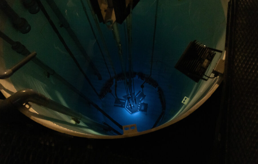 UofUResearch's tweet photo. The University of Utah’s TRIGA nuclear reactor is back as one of only 18 operating research reactors in the U.S. and the only nuclear training reactor in Utah. Read more on how TRIGA is helping prepare the next generation of nuclear engineers. #UofU
https://t.co/kjNdBljabH https://t.co/6Dq2nj3MKv