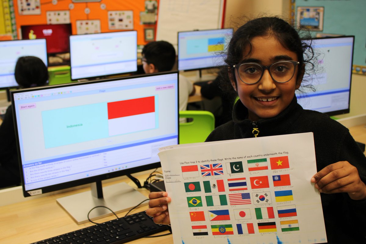 Mrs Harris tweet media