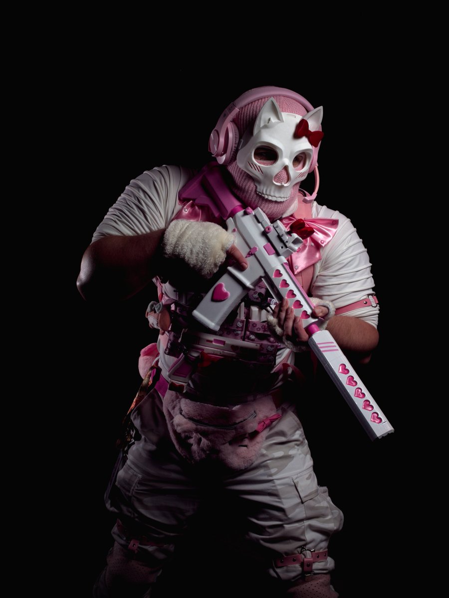 PaladinPWs's tweet image. Imagine getting smoked by the Hello Blicky 💖 

#SimonGhostRiley #cosplay