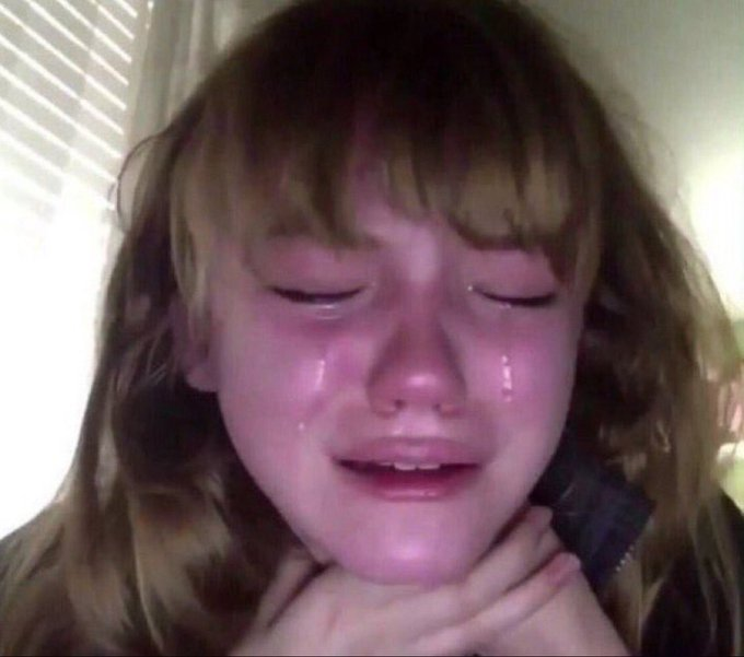 barbie_context's tweet image. BÁJENLE EL PRECIO A LA ROPA NO AGUANTO MASS