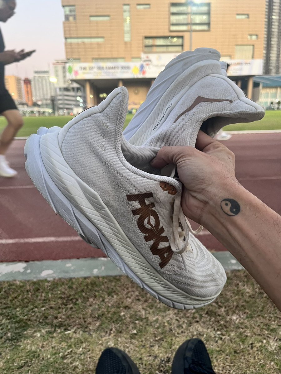 Guy3321's tweet photo. ของโครตดี Hoka💯💯💯 
Hit my record timing for 3 km danggggg https://t.co/MieuOu8S1I
