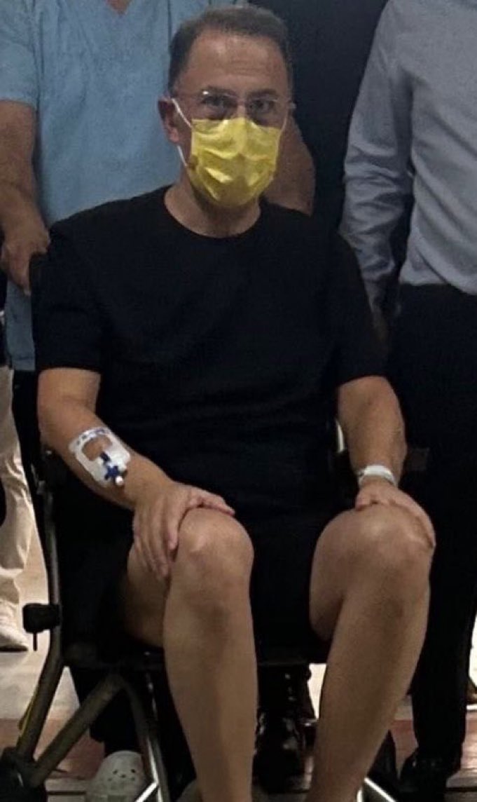 Hiç bir insana, zulüm yapılmamalıdır.
Tüm delilleri toplamışsınız; karartma ihtimali yok!
Kaçıncı paket olduğunu unuttuğumuz yasalarla, adli suçluları, çeteleri bıraktınız, bırakıyorsunuz.
Muhalif insanları, fikrini söyleyenleri neden tutuyorsunuz?
#MehmetMuratÇalıkaÖzgürlük