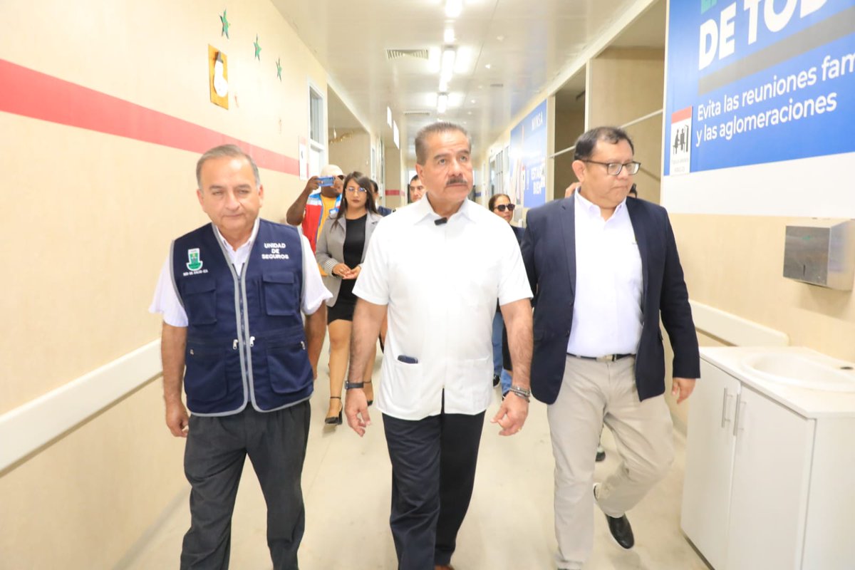 Minsa_Peru's tweet image. 📍 #Ica | El ministro de Salud, Luis Quiroz, realizó una visita al Módulo de Atención Temporal Cachiche, infraestructura implementada durante la pandemia de la COVID-19.
