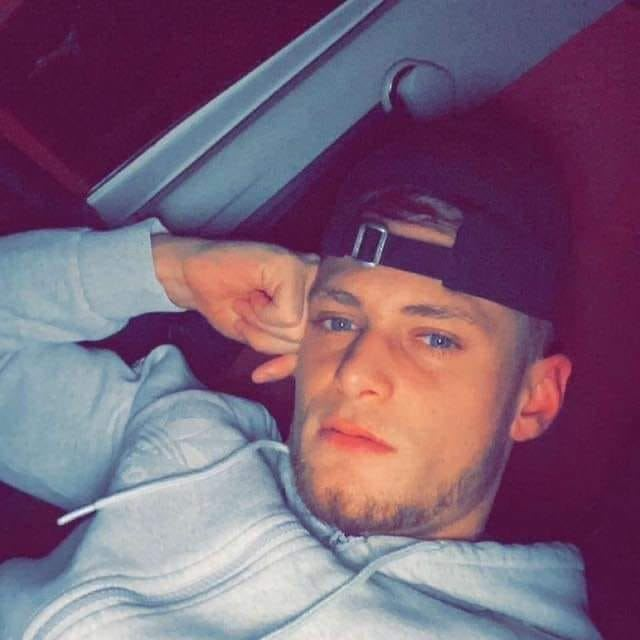 Raz_slasher's tweet photo. Fuck of pass this straight lad? #gay #breeding #anal #doggie https://t.co/NRwcUhOQ41