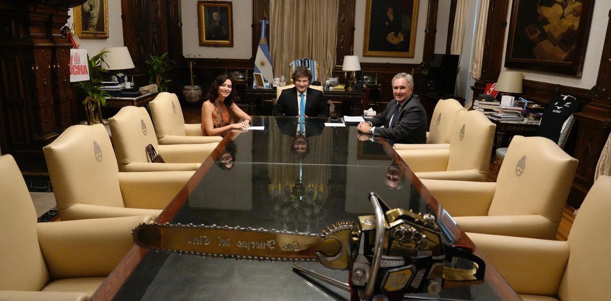 <a href="/ComunidadMadrid/">Comunidad de Madrid</a> <a href="/IdiazAyuso/">Isabel Díaz Ayuso</a> <a href="/JMilei/">Javier Milei</a> ¿Pero esto no era un viaje “personal”?

Lleva diez o quince días fuera de Madrid. ¿Esto quién lo paga?