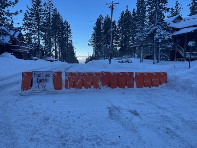 cityofslt's tweet photo. ⛓️ Chain Controls, 🚧 Road Closures, and 🚜 Snowplow Operations
for Thursday, January 8

⛓️ Chain Control

Chain controls are in effect on all roads in and out of the Lake Tahoe Basin (subject to change):

• US 50
• Hwy 89 (Luther Pass)
• Hwy 88 (Pickets Junction)
• Hwy 89 (Tahoe City)
• Hwy 267 (Kings Beach to Northstar)
• SR 207 (Kingsbury Grade)
• SR 28 (Spooner Summit)
•  Heavenly Valley Neighborhood

🚧 Road Closures

⚠️ Please remember to adhere to all road closures for your safety.

• Heavenly Neighborhood (Keller Rd., Needle Peak Rd.)
• 🚫 No parking on Keller Rd.

Before you head out, be sure to check current road conditions. Conditions can change quickly—plan ahead and travel safely ❄️🚙

🌐 NV Roads: https://t.co/nAEpb6PNvk

🌐 CA Roads: https://t.co/rxka3AtAhG

🚜 City Snowplow Operations
Snowplow operations are currently in effect in all neighborhoods.

📍 Track plow status here:
👉 https://t.co/yviJ1tZK4i

Stay safe and warm out there!❄️