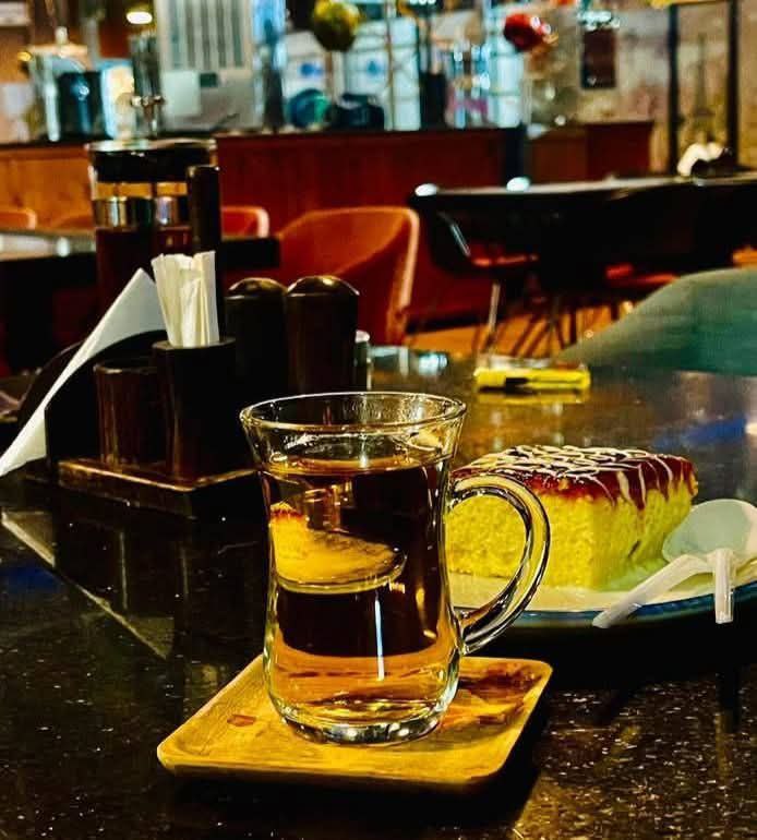 د ځینو سترو عالمانو د زیږون ځایونه:

● امام شافعي: - فلسطي/ن.
● امام احمد بن حنبل: بغداد - عراق.
● امام ابو حنیفه: کوفه - عراق.
● امام مالک بن انس: مدینه منوره.
● امام ابن کثیر: دمشق - سوریه.
● امام ذهبي: دمشق - سوریه.
● امام بخاري: بخارا - اوسنی ازبکستان.
● امام ترمذي: