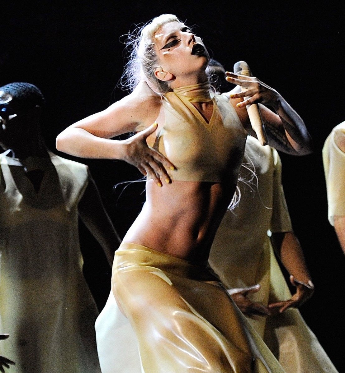 nichblink's tweet image. 15 years later and lady gaga is still that girl