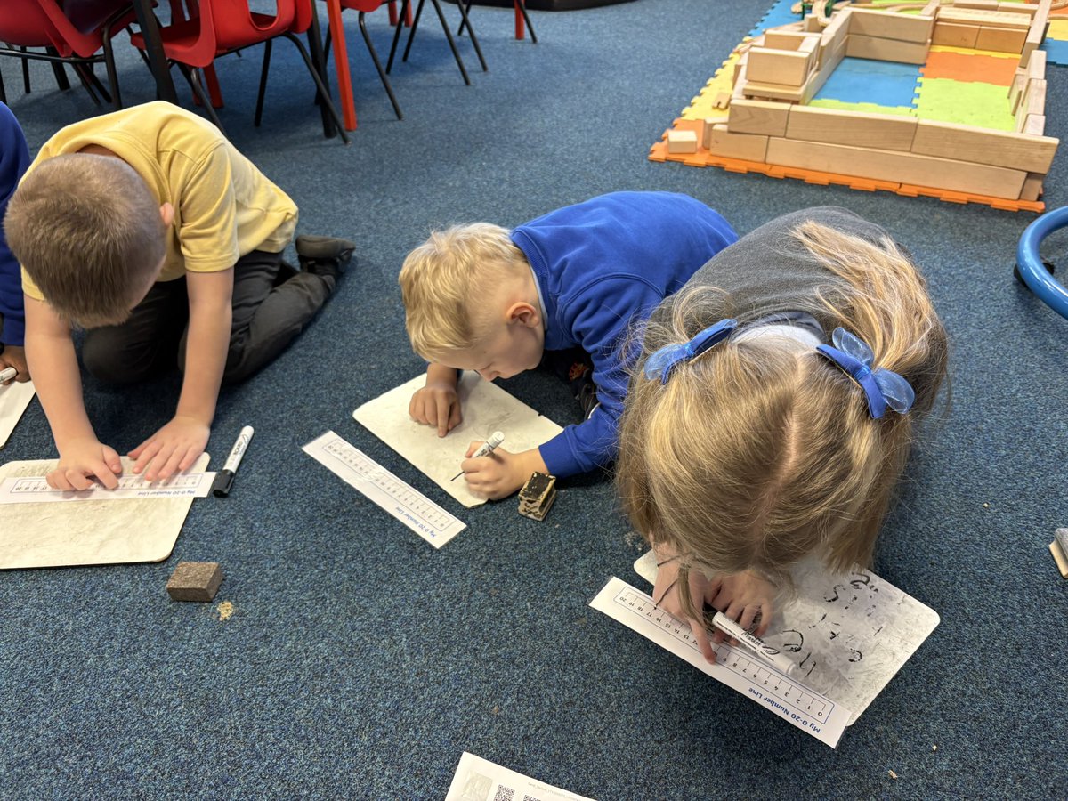 Mrs Meek tweet media