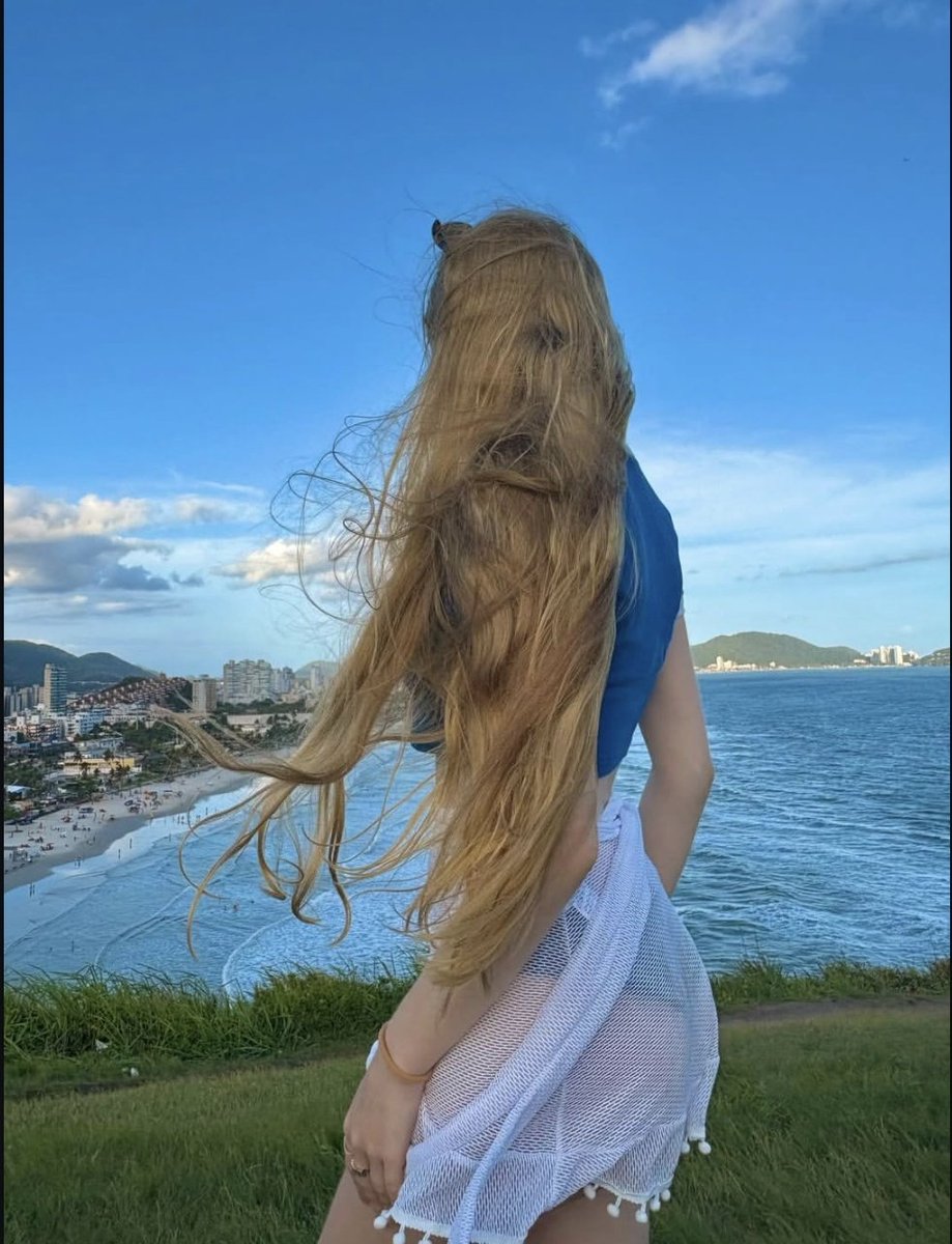 Livia Andrade 🇧🇷 tweet media