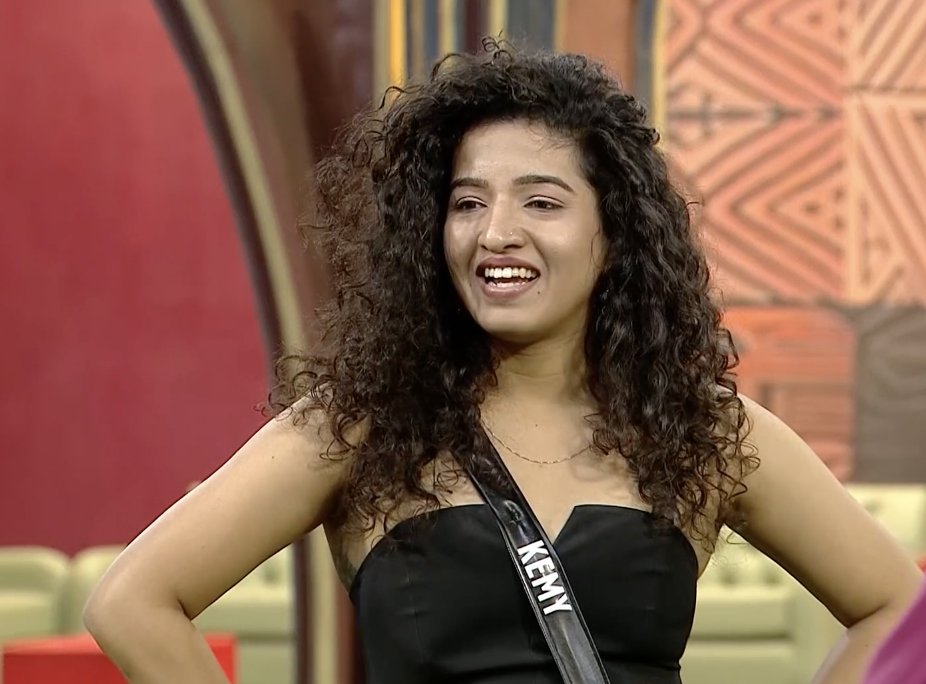 BBTAMIL09's tweet photo. Beautiful Kemy✨

She entered the BB house with a heart full of positivity✨

Spreading joy and happiness among the housemates and making their day truly special💫

A delight to watch🤩
#Kemy #BiggBossTamil 
#BiggBoss9Tamil #BiggBossTamil9 https://t.co/mi5IZvakEG