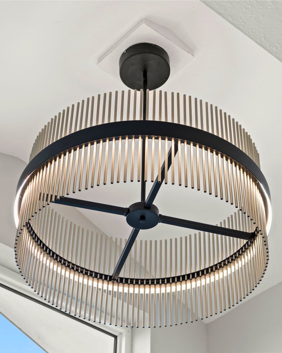 DesignStrobel's tweet image. New year, new possibilities 🌟 Our expert team brings your vision to life with luxury remodeling solutions from concept to completion. What's your dream project for 2026? strobeldesignbuild.com

#StrobelDesignBuild #LuxuryRemodel #DesignBuild #HomeRenovation #DreamHome