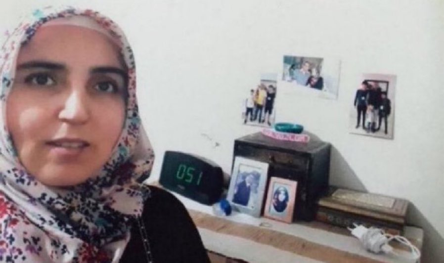 TEKİRDAĞ 

Matematik öğretmeni Safiye Özdemir, aslında suç olmayan yasal fiilerin suç kapsamına alınmasının sonucunda 27 Nisan 2021’den beri cezaevinde. AİHM de Safiye Özdemir'in hapiste olmasına gerekçe gösterilen her fiilin yasal olduğunu, bu eylemlerinin  hiçbirinin suç