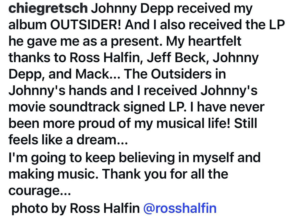 Depphead4ever_'s tweet image. Johnny receiving The Outsider LP from a young musician and he receiving his Modi soundtrack LP. 
#JohnnyDepp #MusicIsLife

Credit to chiegretsch on IG