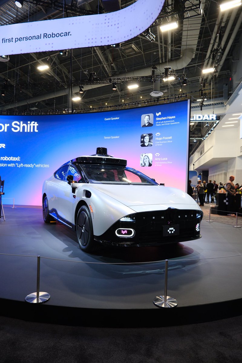 DelgaCri's tweet photo. POV: your new AV is also a @lyft. #CES2026 https://t.co/8XAwBPeDQT