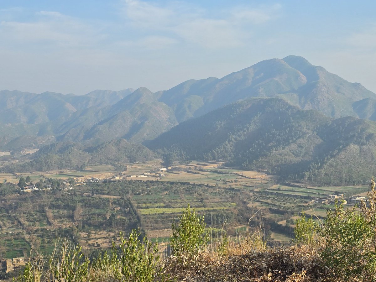 InkSketcher's tweet photo. Final few days in the village; local hikes, connecting with the roots, soaking in the sun before heading back✈️
#khyberpakhtunkhwa #pashtun #Pakistan https://t.co/7kY8wPa9Hz