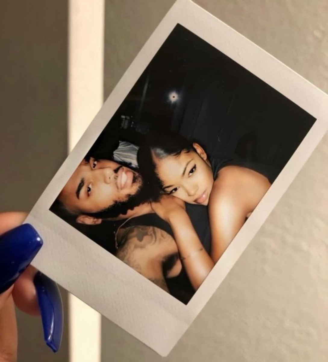 _alinoman's tweet image. polaroids with your person &amp;gt;&amp;gt;&amp;gt; 🖤📸