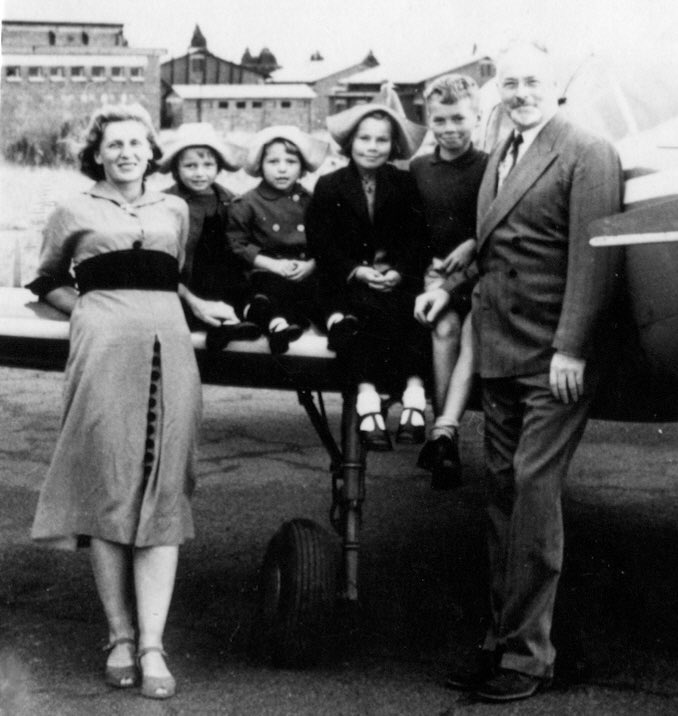 mayemusk's tweet image. Eight years old. Pretoria, South Africa. Sitting in the garden with a writer, my twin sister Kaye and our dog “Oulik” which means cute. Who knew that in my 70s, my own stories would be published in South Africa, Zimbabwe, Botswana, and Namibia? Thank you @JonathanBallPub for…