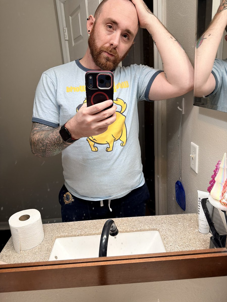 HRHStumpy's tweet image. No matter what I do I still look tired lol