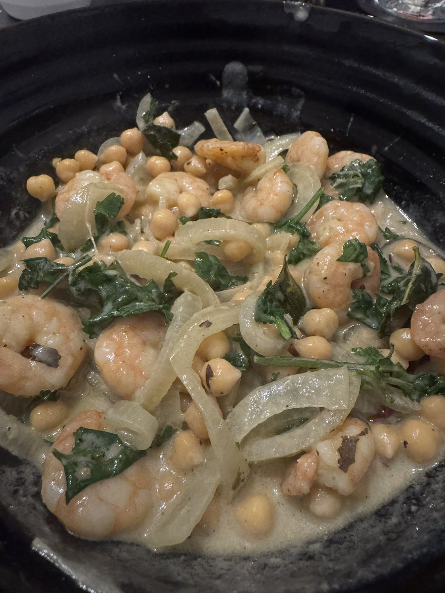 Prawn and chickpea Thai curry for dinner! 🍲