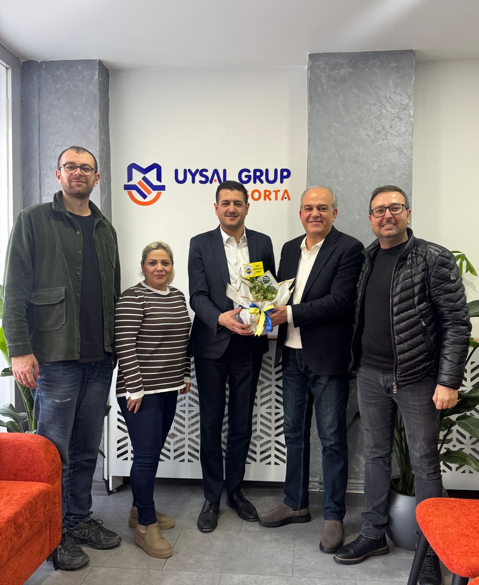 İnegöl Fenerbahçeliler Derneği olarak, yönetim kurulu üyemiz Mehmet Uysal’ın yeni iş yeri Uysal Sigorta firmasına hayırlı olsun ziyaretinde bulunduk.

Ziyarete; Başkanımız İhsan Gönül, Başkan Yardımcılarımız Nezahat Balkış ve Kamil Çetin ile Yönetim Kurulu Üyemiz Doğan Temizkan