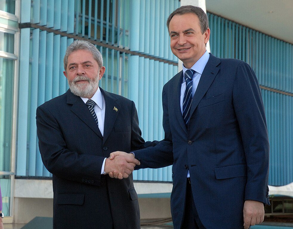 🚨 Zapatero lo vuelve a hacer.👇🏻

⭕️ Venezuela anuncia la liberación de presos políticos y agradece públicamente su mediación, junto a la de Lula y Qatar.

▪️Y mientras tanto, el <a href="/ppopular/">Partido Popular</a> queda retratado: meses lanzando basura y bulos sin una sola prueba contra quien hoy