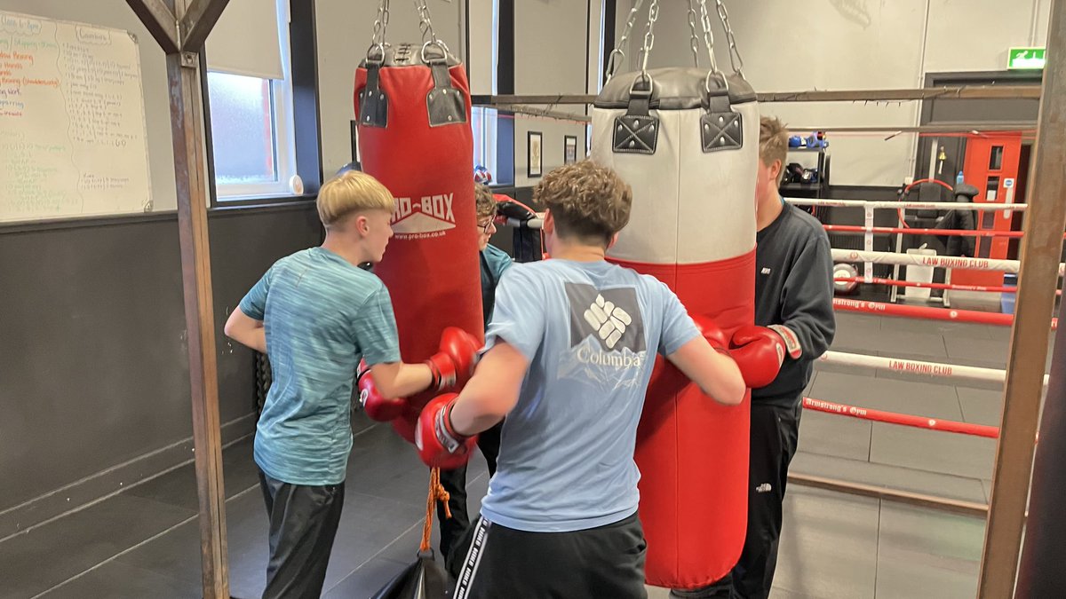 Fantastic effort from the boys today at Law Boxing 🥊 Darren really put them through their paces as part of The King’s Trust Physical  Wellbeing Programme. Massive thanks to Darren for his time and support. CHS 🤝 Law Boxing Club