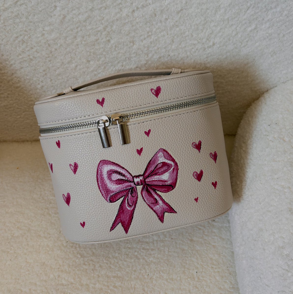 𝐿𝑎𝑚𝑎 tweet media