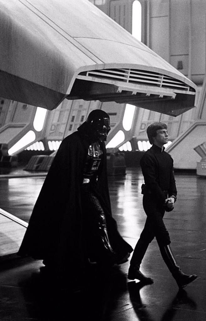 Darth Thunder ⚡ tweet media