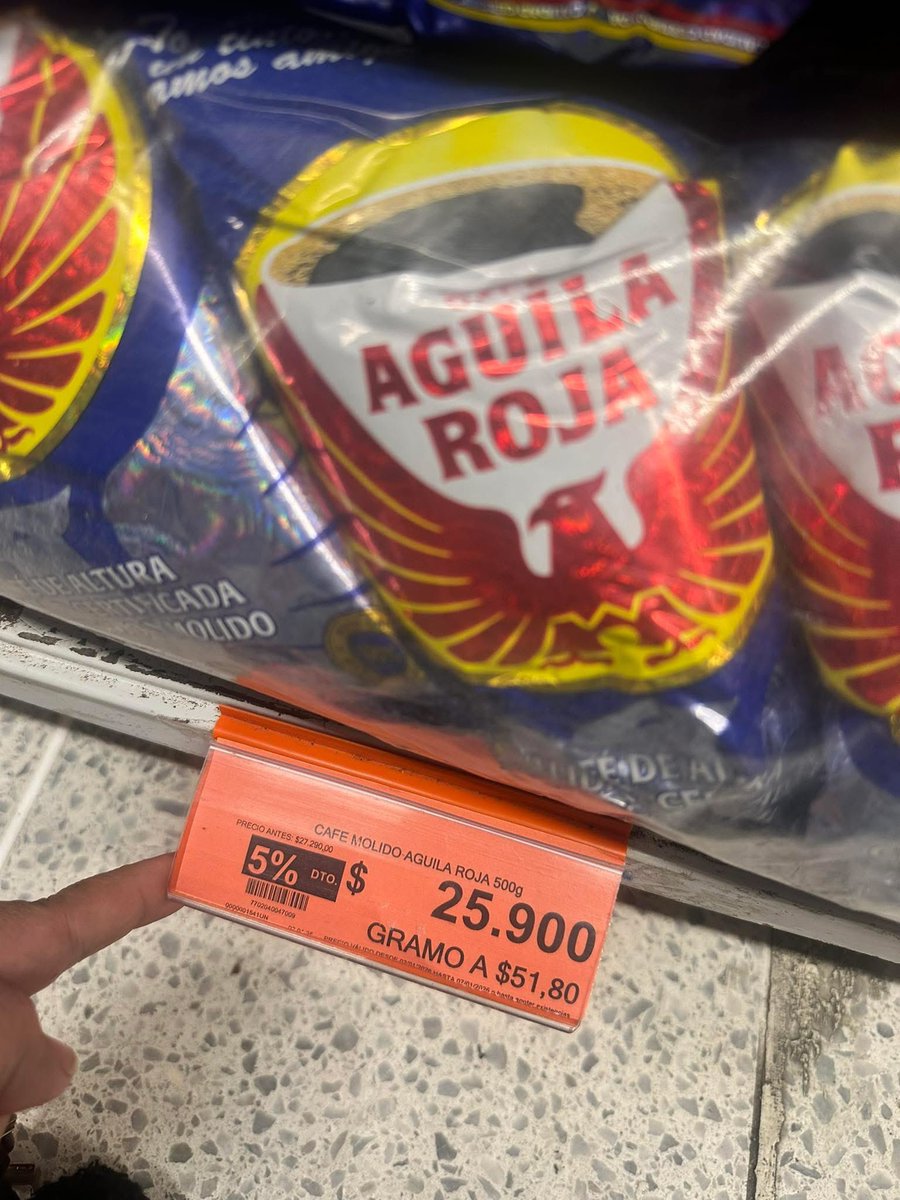 AdrianaVeterin's tweet image. Una libra de café en un país cafetero. 

Petro HIJUEPUTA